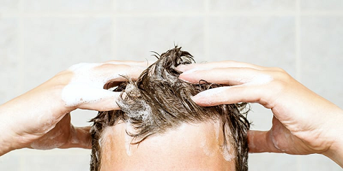 10 hábitos diários que auxiliam na saúde do seu couro cabeludo